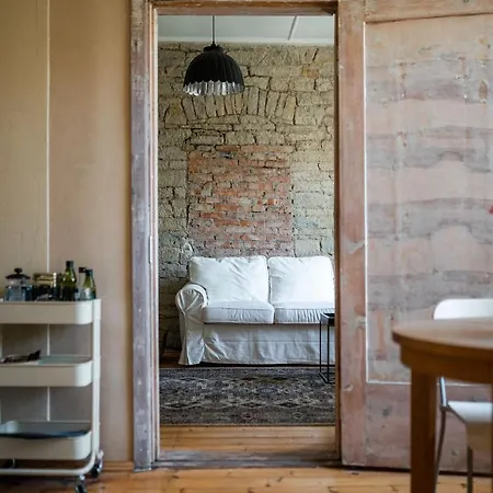 Cosy With Courtyard In Historic Building Lejlighed Kuressaare