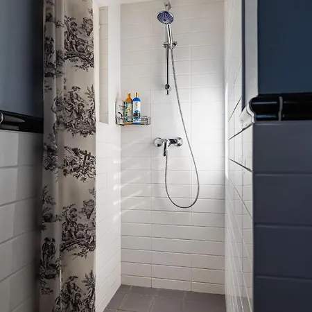 Cosy With Courtyard In Historic Building * Kuressaare