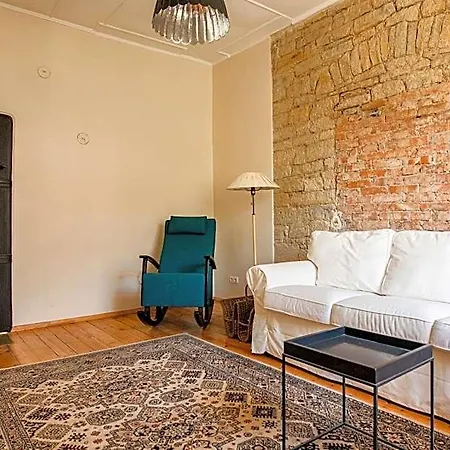 Cosy With Courtyard In Historic Building Appartement *