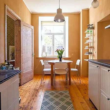 Cosy With Courtyard In Historic Building Kuressaare